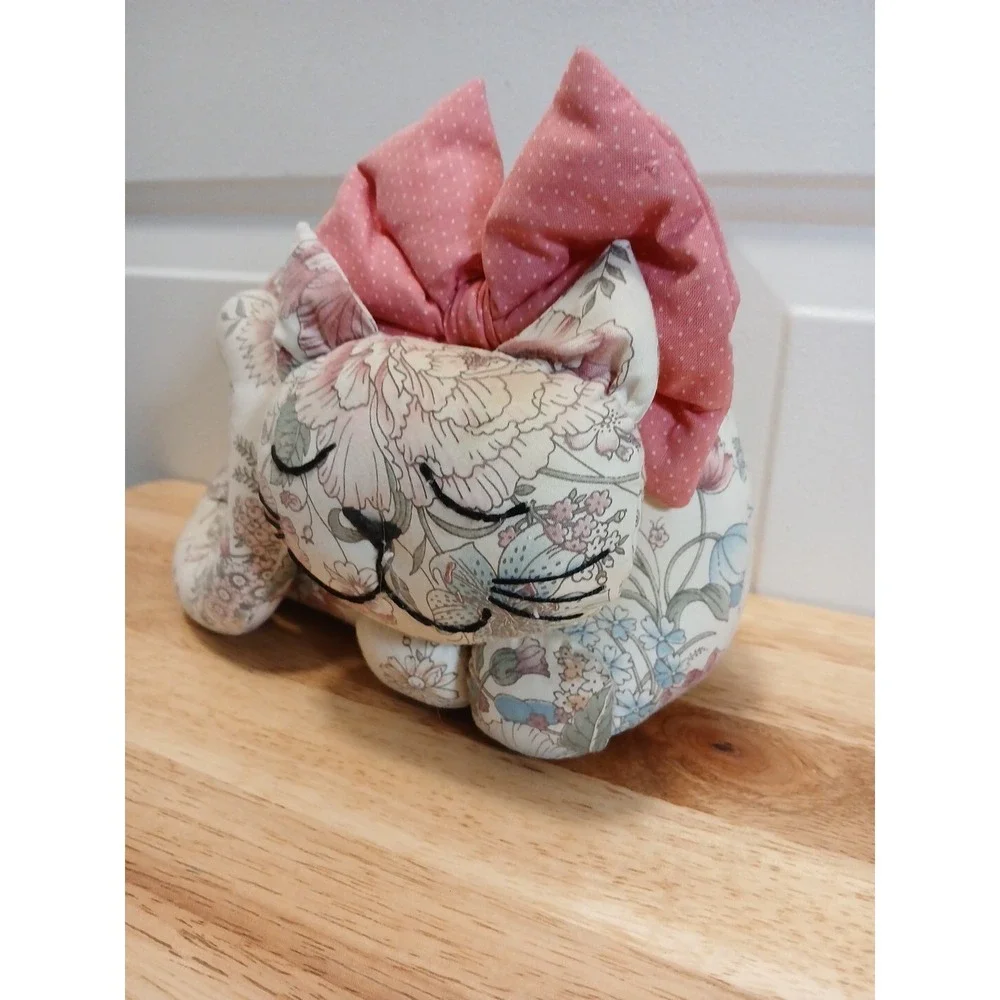 Cat Shelf Sitter Handmade Fabric Cat With Bow Doorstop Decor Sleeping Cat  8"x5" - Picture 7 of 7